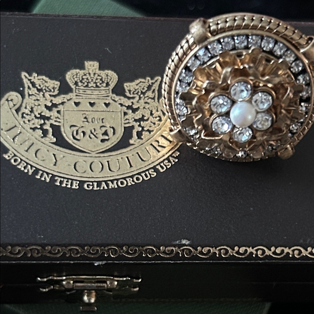 VINTAGE JUICEY COUTURE  GOLD-TONE COCKTAIL RING  LARGE STATEMENT THAT HEAD TURN